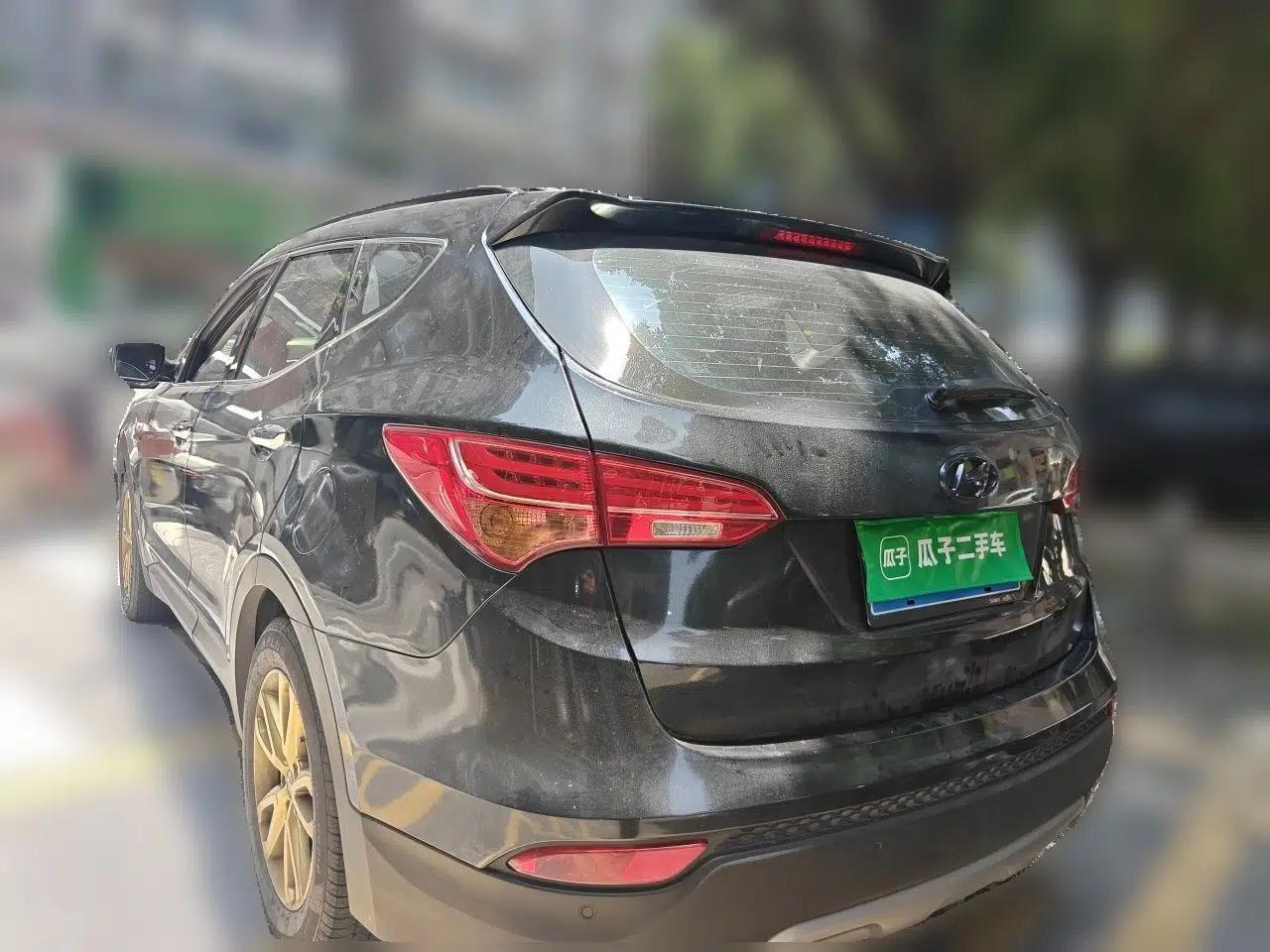 Hyundai Santa Fe 2013 Revised Version 2.0T Automatic All-Wheel Drive Top-Tier Trim — миниатюра 4