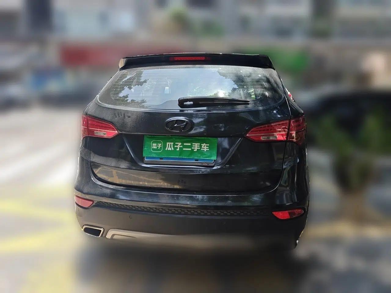 Hyundai Santa Fe 2013 Revised Version 2.0T Automatic All-Wheel Drive Top-Tier Trim — миниатюра 5
