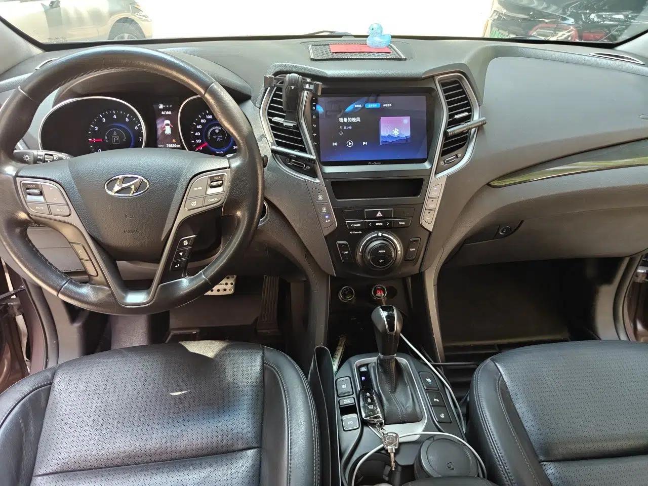 Hyundai Santa Fe 2013 Revised Version 2.0T Automatic All-Wheel Drive Top-Tier Trim — миниатюра 9