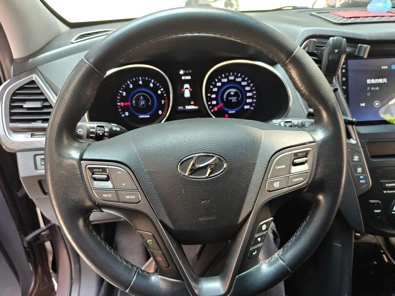 Hyundai Santa Fe 2013 Revised Version 2.0T Automatic All-Wheel Drive Top-Tier Trim — миниатюра 10