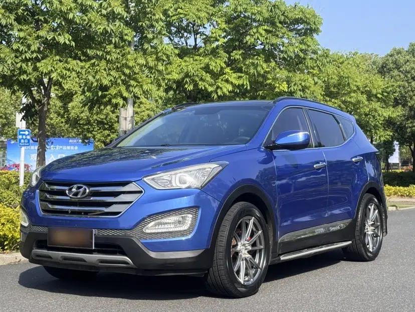 Hyundai Santa Fe 2013 2.4L Automatic Two-Wheel Drive Smart Version — миниатюра 1