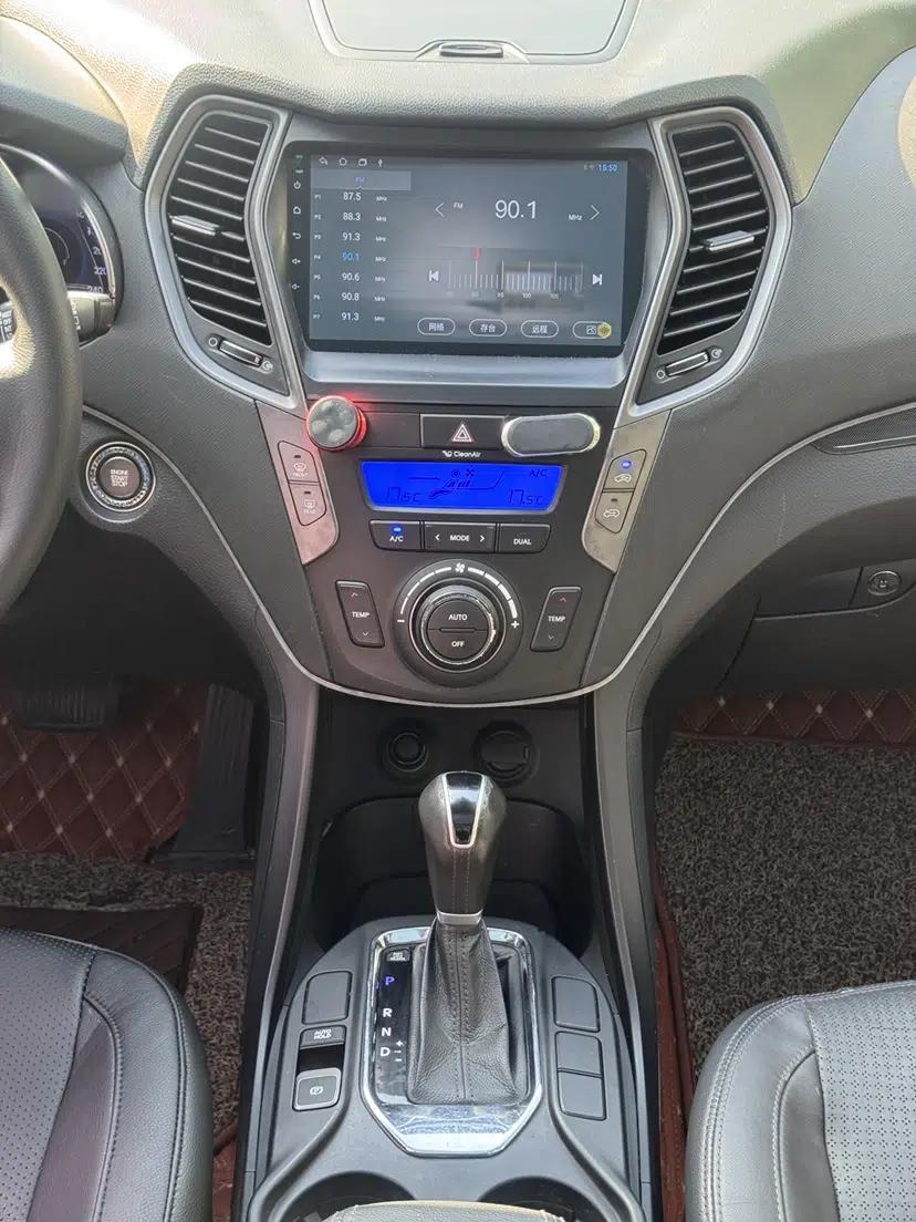 Hyundai Santa Fe 2013 2.4L Automatic Two-Wheel Drive Smart Version — миниатюра 27