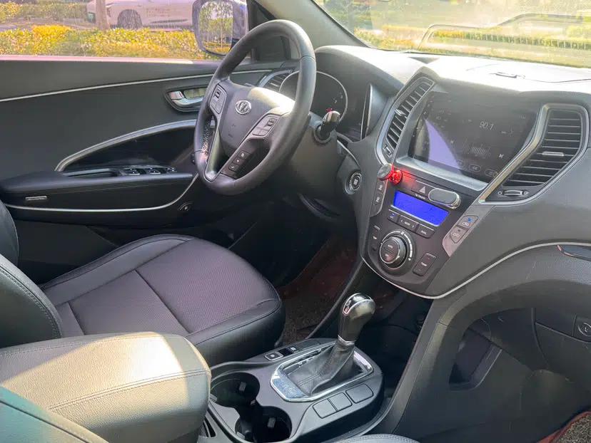 Hyundai Santa Fe 2013 2.4L Automatic Two-Wheel Drive Smart Version — миниатюра 35
