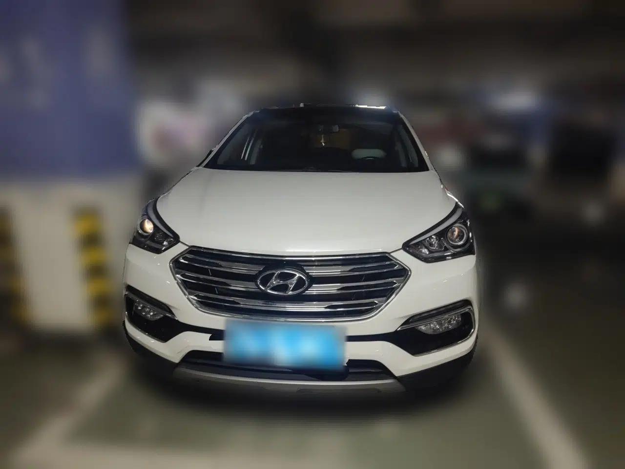 Hyundai Santa Fe 2017 2.4L Automatic Two-Wheel Drive Smart Version 5 Seats — миниатюра 2