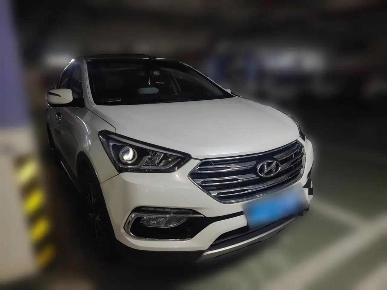 Hyundai Santa Fe 2017 2.4L Automatic Two-Wheel Drive Smart Version 5 Seats — миниатюра 3