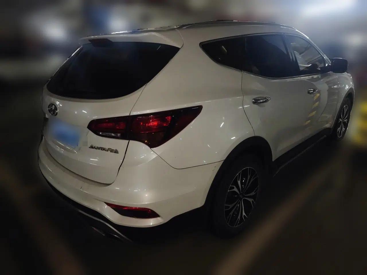 Hyundai Santa Fe 2017 2.4L Automatic Two-Wheel Drive Smart Version 5 Seats — миниатюра 6
