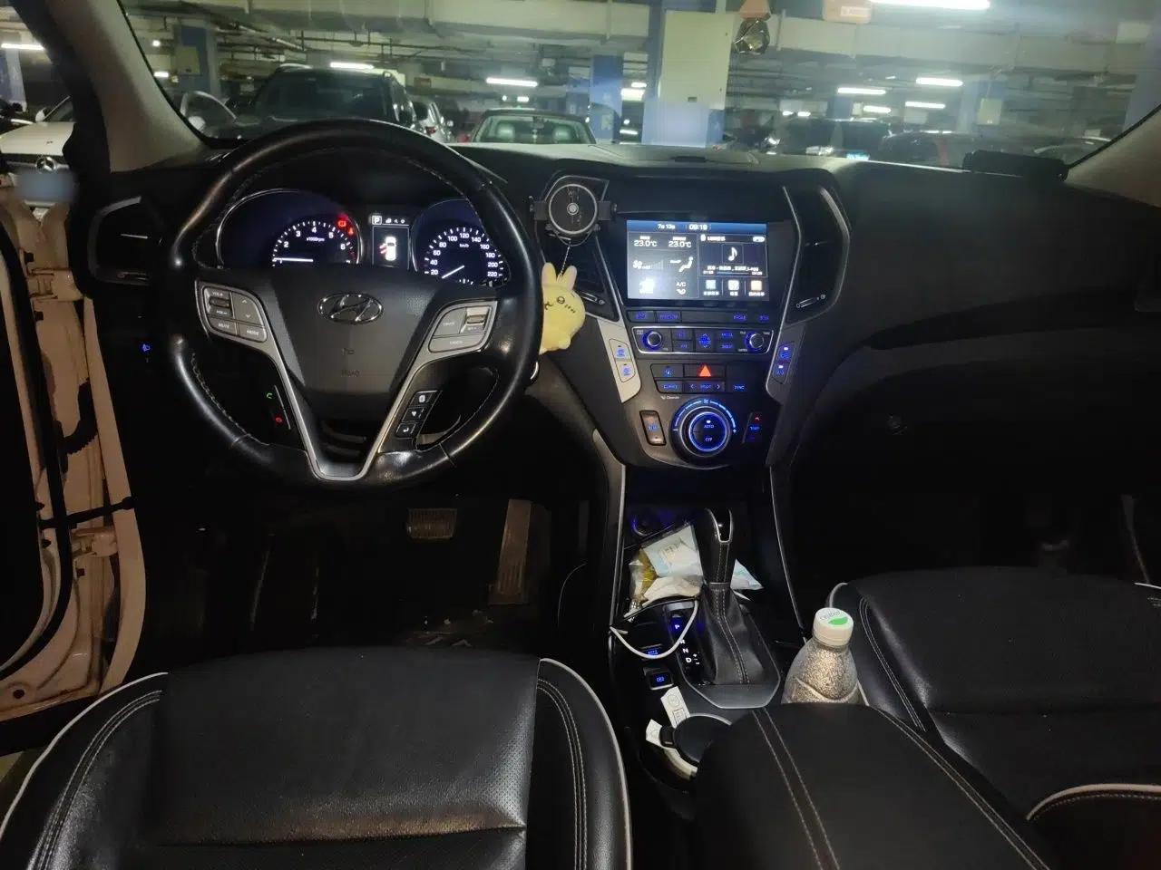 Hyundai Santa Fe 2017 2.4L Automatic Two-Wheel Drive Smart Version 5 Seats — миниатюра 9