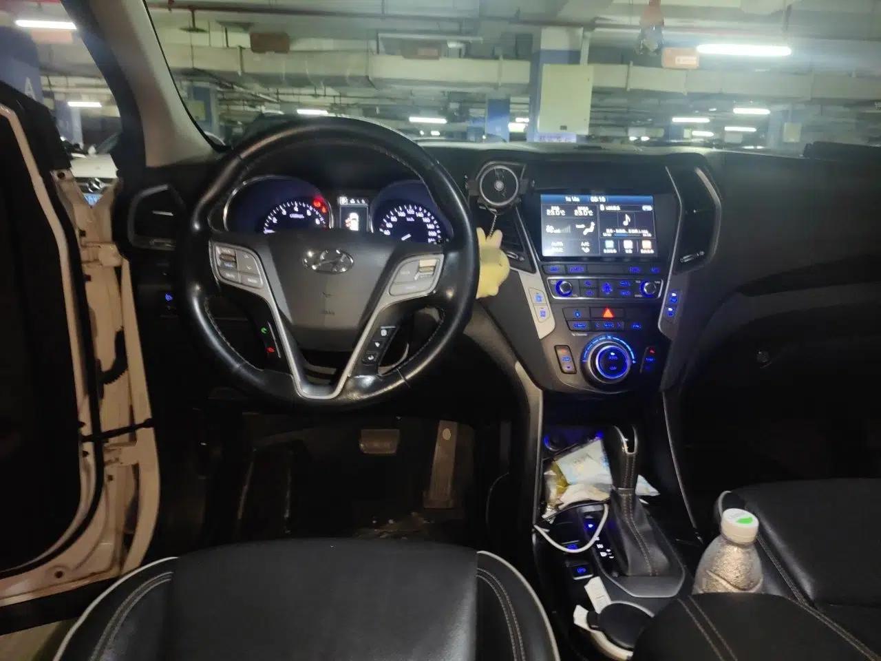 Hyundai Santa Fe 2017 2.4L Automatic Two-Wheel Drive Smart Version 5 Seats — миниатюра 10