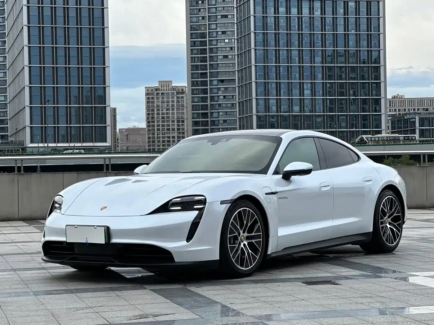 2020 Taycan — миниатюра 1
