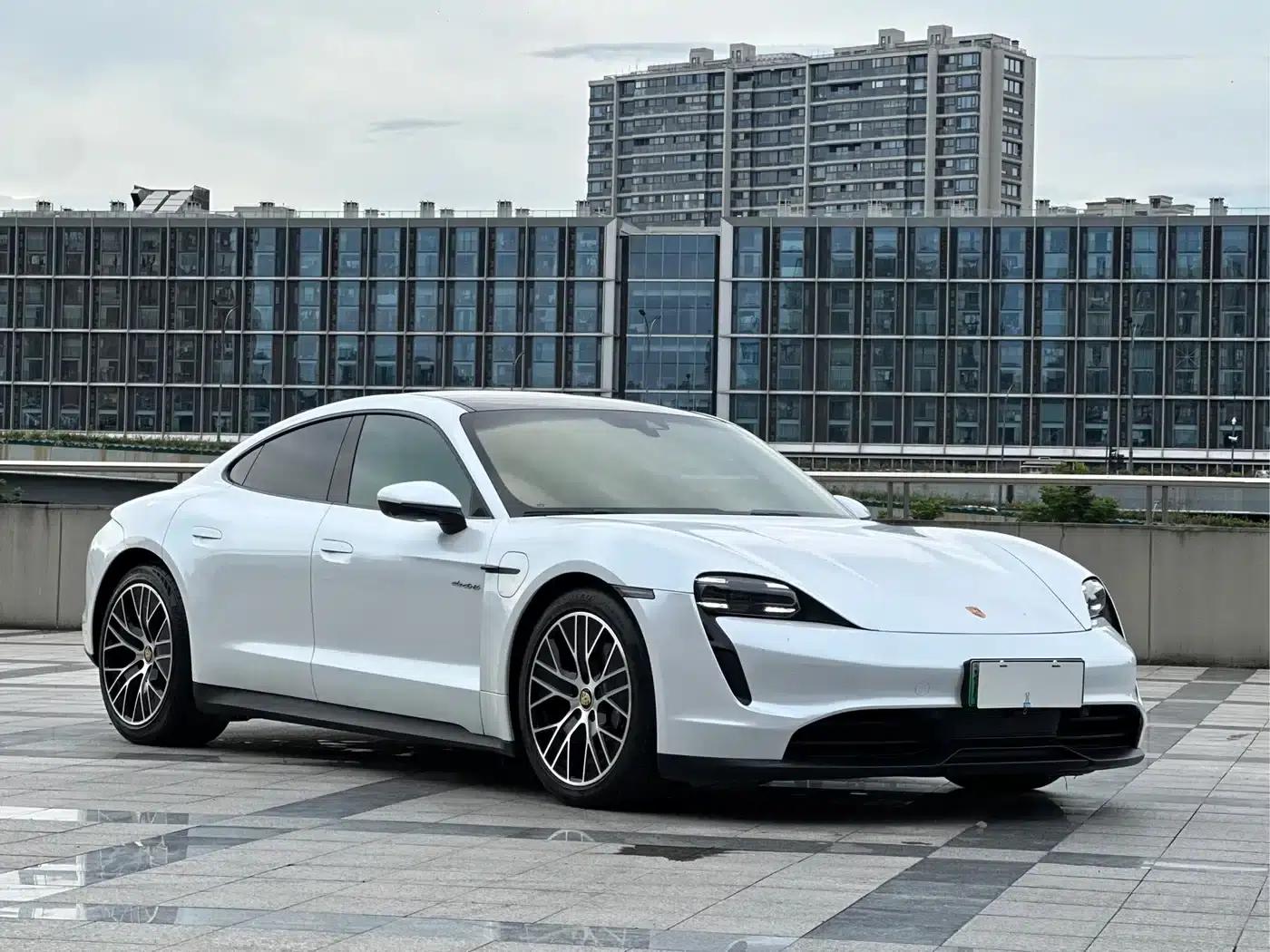2020 Taycan — миниатюра 3