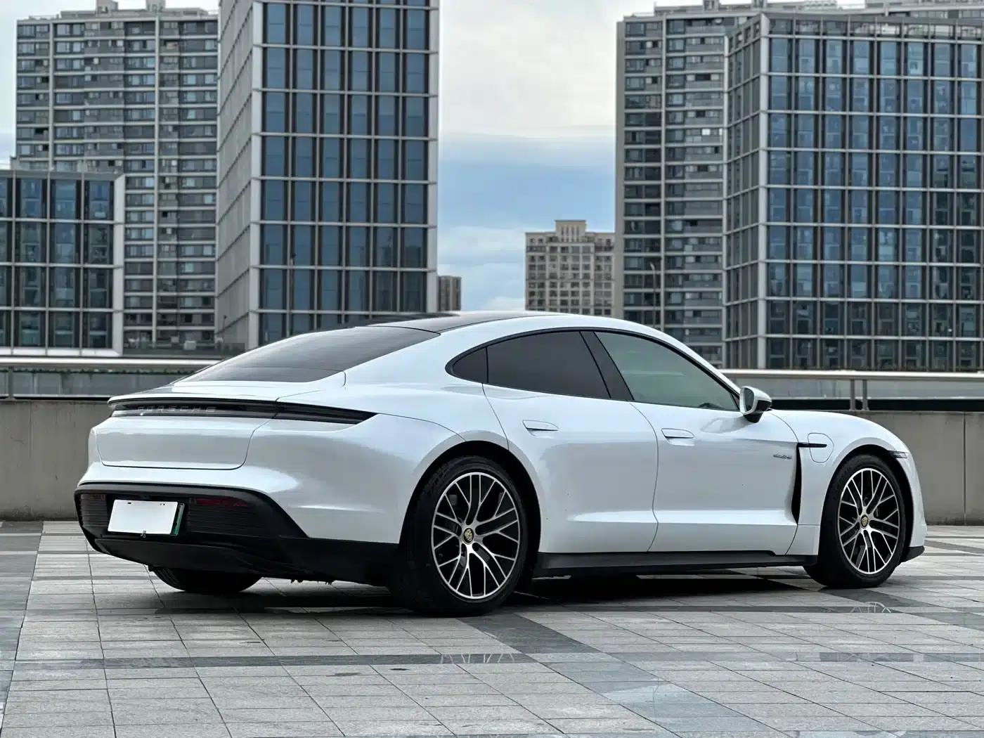 2020 Taycan — миниатюра 4