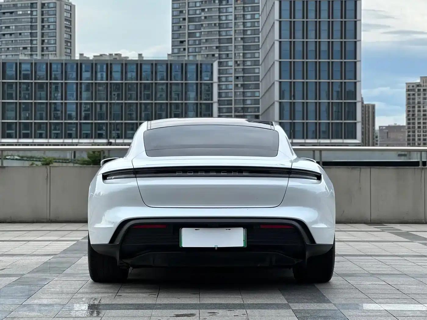2020 Taycan — миниатюра 5