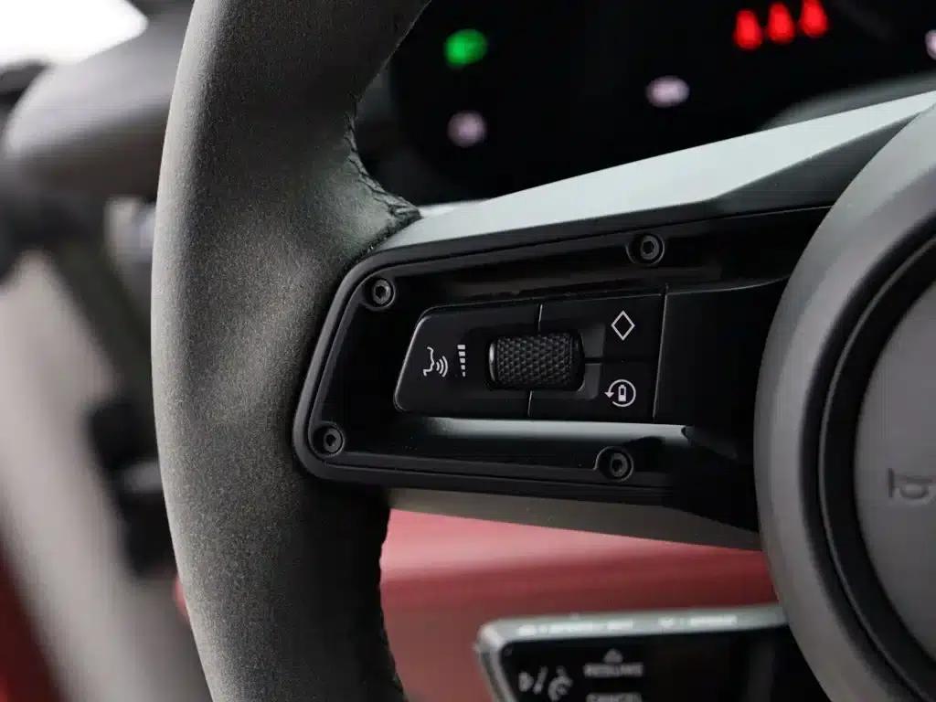 Taycan 2022 Taycan 4 Cross Turismo — миниатюра 15
