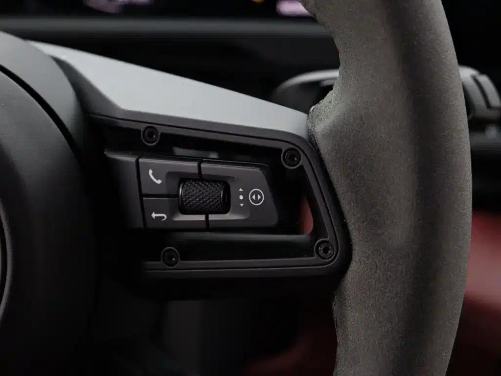 Taycan 2022 Taycan 4 Cross Turismo — миниатюра 16