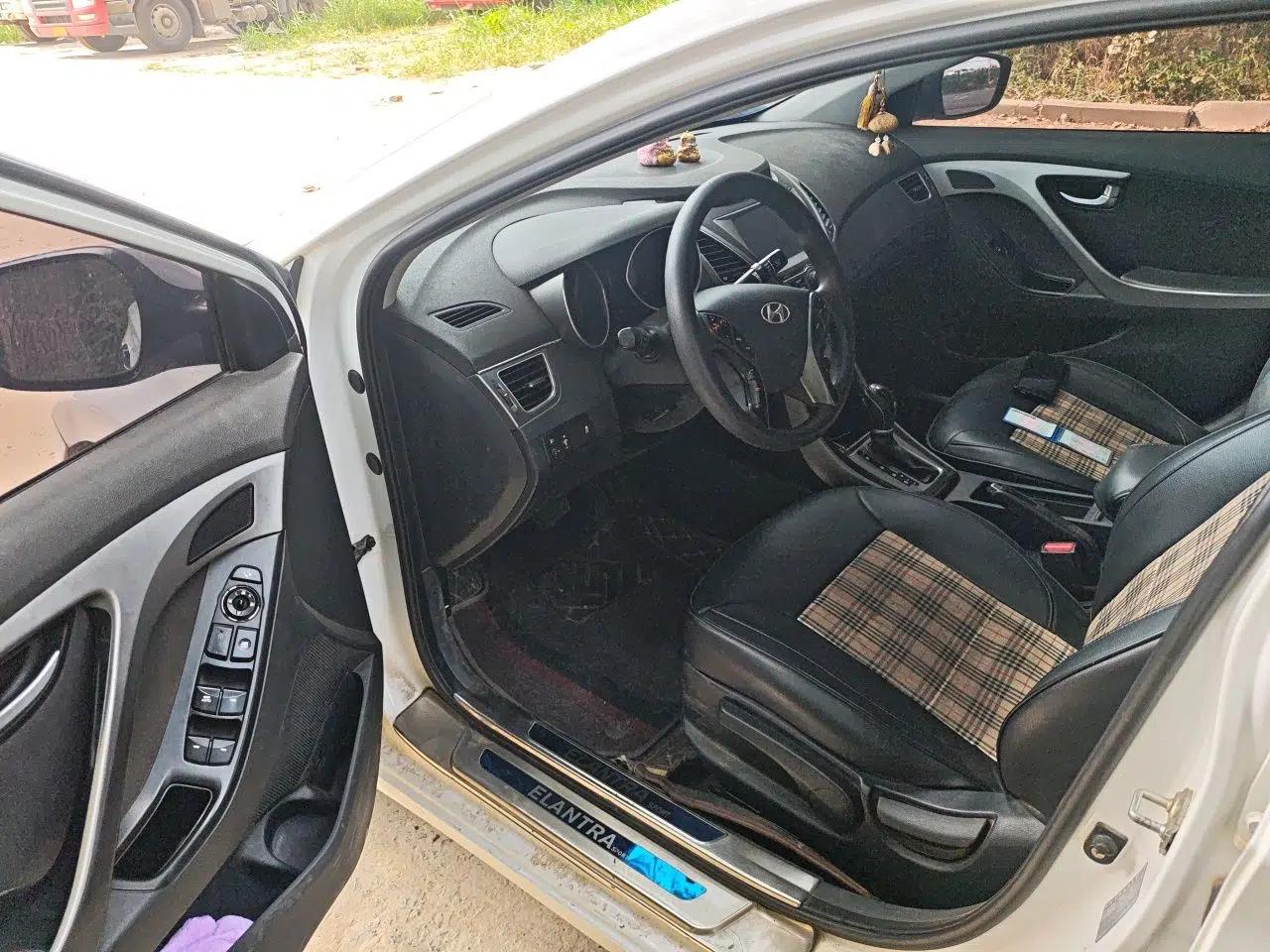 Hyundai Elantra (5th Generation / Langdong) 2016 1.6L Automatic Prestige Model — миниатюра 13