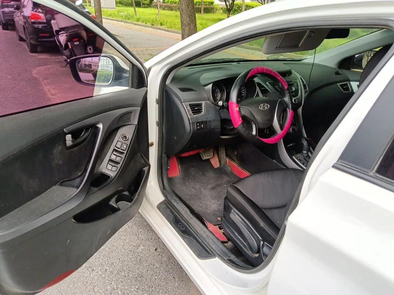 Hyundai Elantra (5th Generation / Langdong) 2015 1.6L Automatic Fashion Model — миниатюра 13