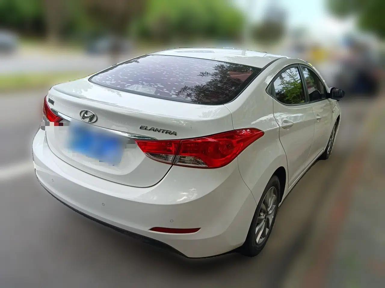 Hyundai Elantra (5th Generation / Langdong) 2015 1.6L Automatic Fashion Model — миниатюра 4