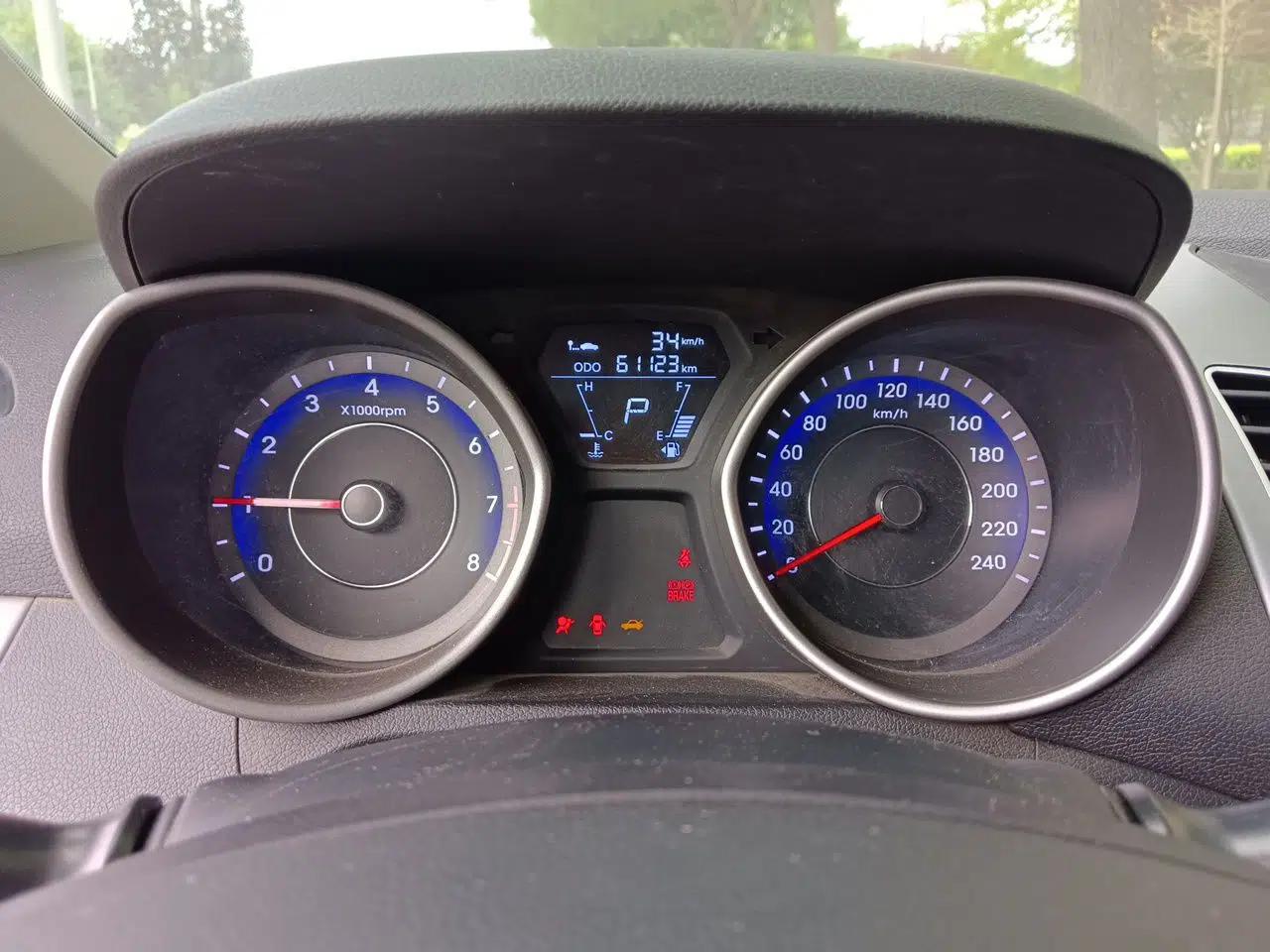 Hyundai Elantra (5th Generation / Langdong) 2015 1.6L Automatic Fashion Model — миниатюра 8