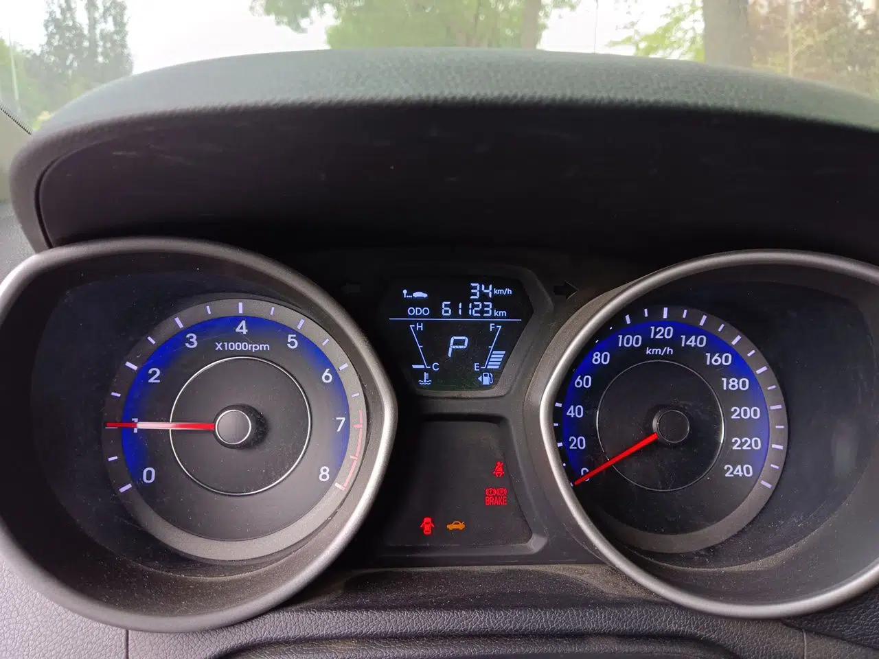 Hyundai Elantra (5th Generation / Langdong) 2015 1.6L Automatic Fashion Model — миниатюра 9
