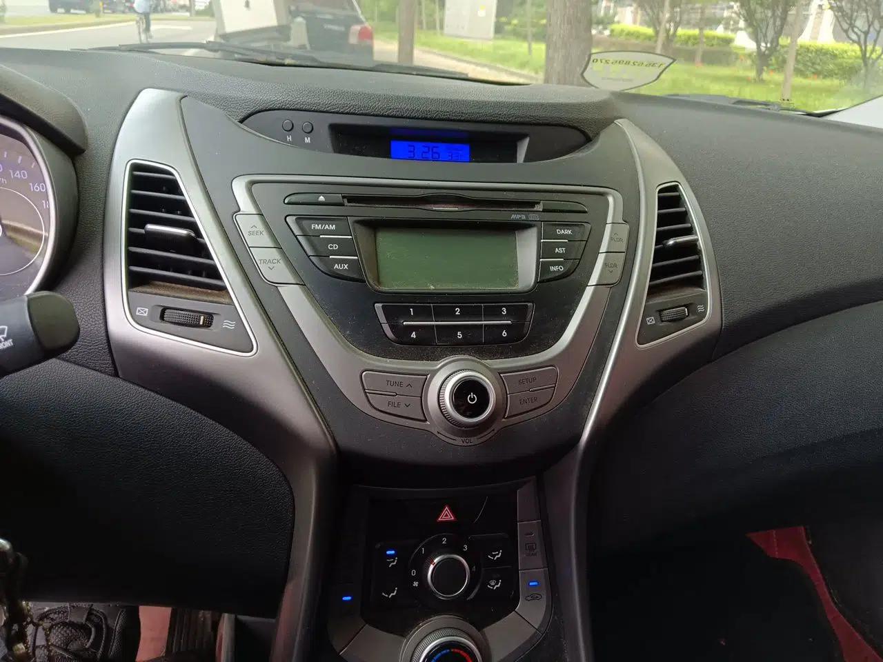 Hyundai Elantra (5th Generation / Langdong) 2015 1.6L Automatic Fashion Model — миниатюра 10