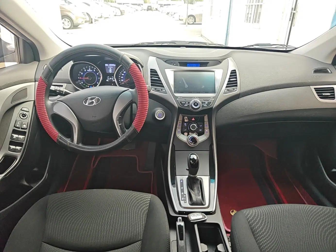 Hyundai Elantra (5th Generation / Langdong) 2015 1.6L Automatic Leading Model — миниатюра 12