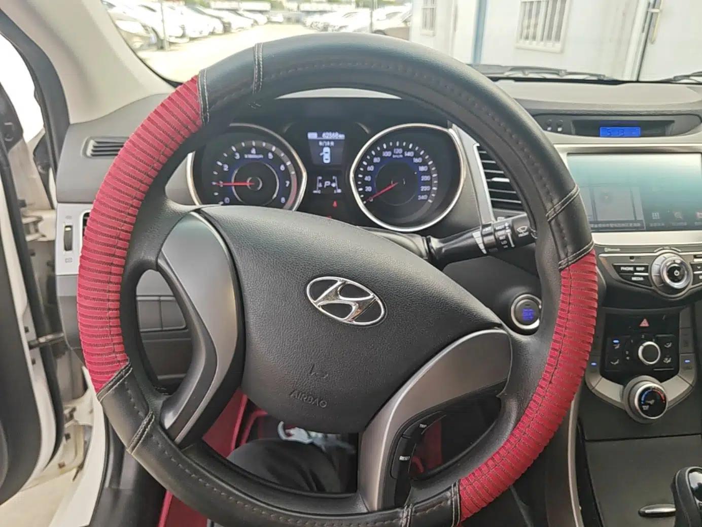 Hyundai Elantra (5th Generation / Langdong) 2015 1.6L Automatic Leading Model — миниатюра 13