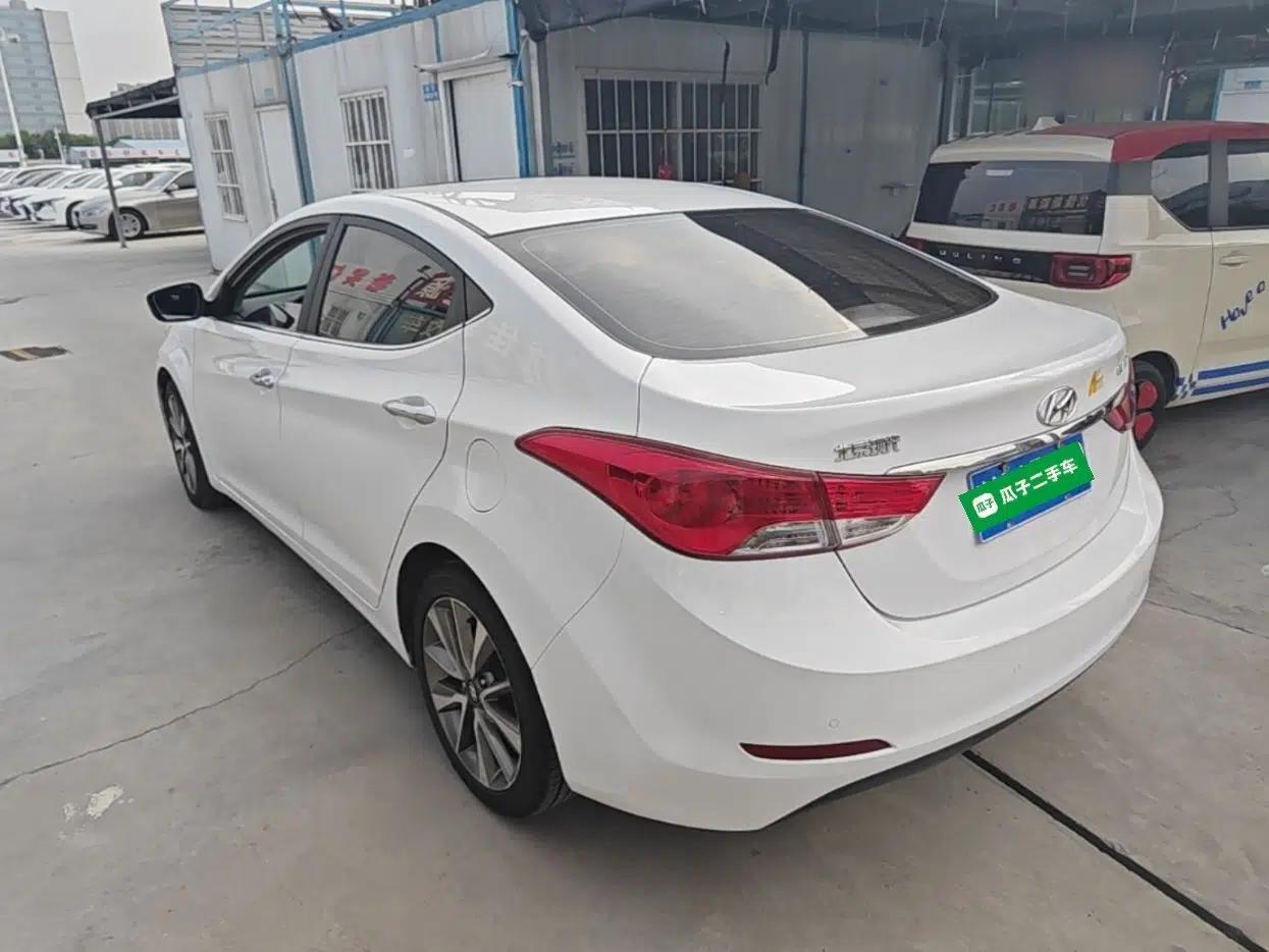 Hyundai Elantra (5th Generation / Langdong) 2015 1.6L Automatic Leading Model — миниатюра 4