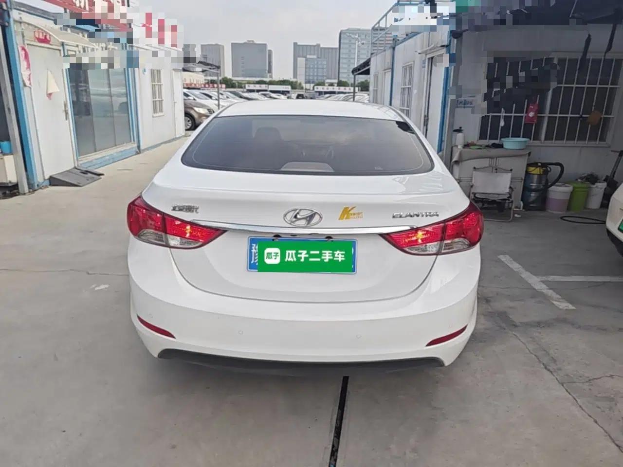 Hyundai Elantra (5th Generation / Langdong) 2015 1.6L Automatic Leading Model — миниатюра 5