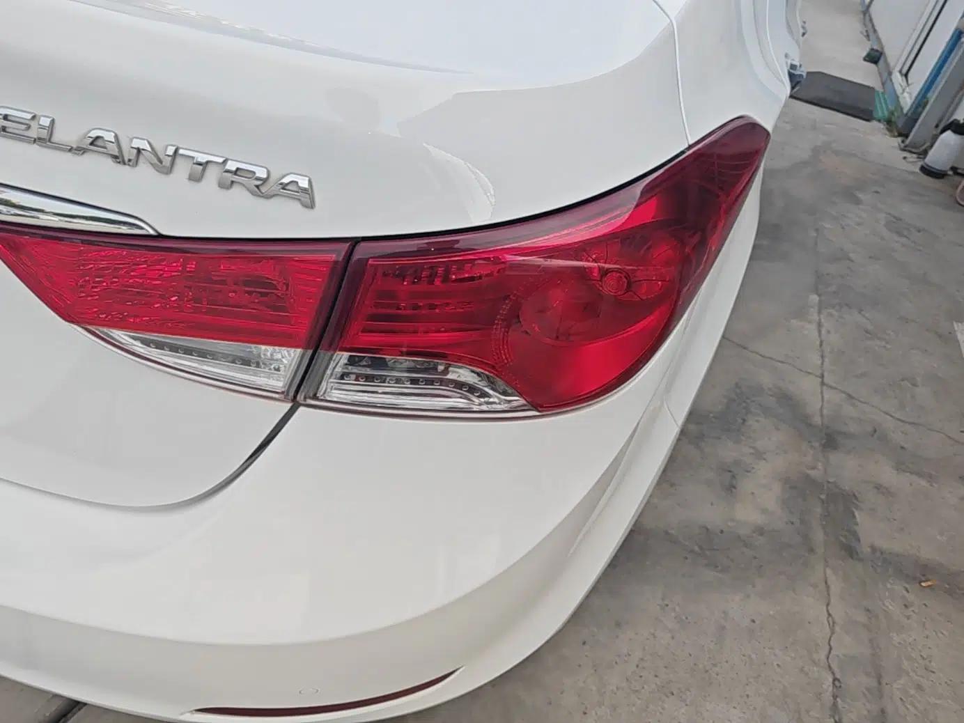Hyundai Elantra (5th Generation / Langdong) 2015 1.6L Automatic Leading Model — миниатюра 9