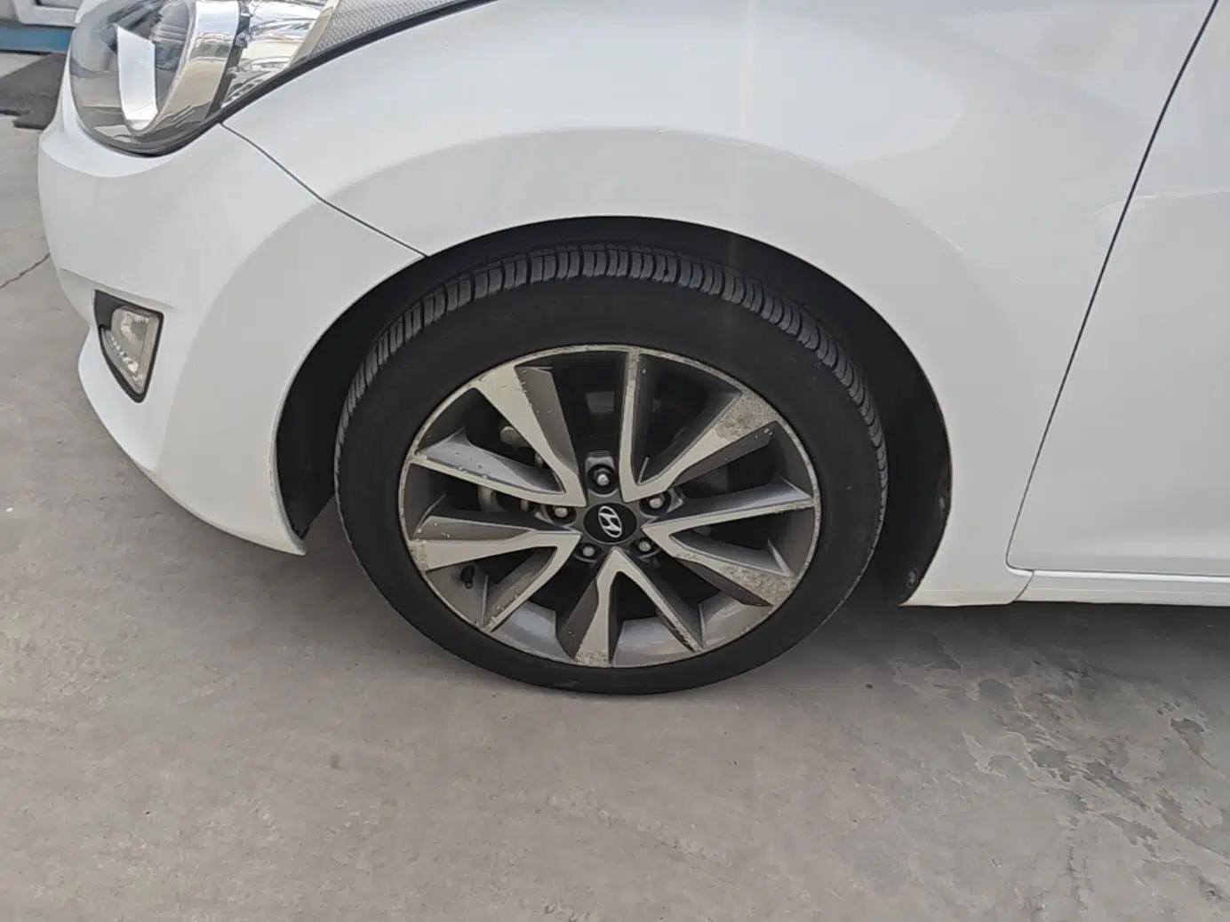 Hyundai Elantra (5th Generation / Langdong) 2015 1.6L Automatic Leading Model — миниатюра 10