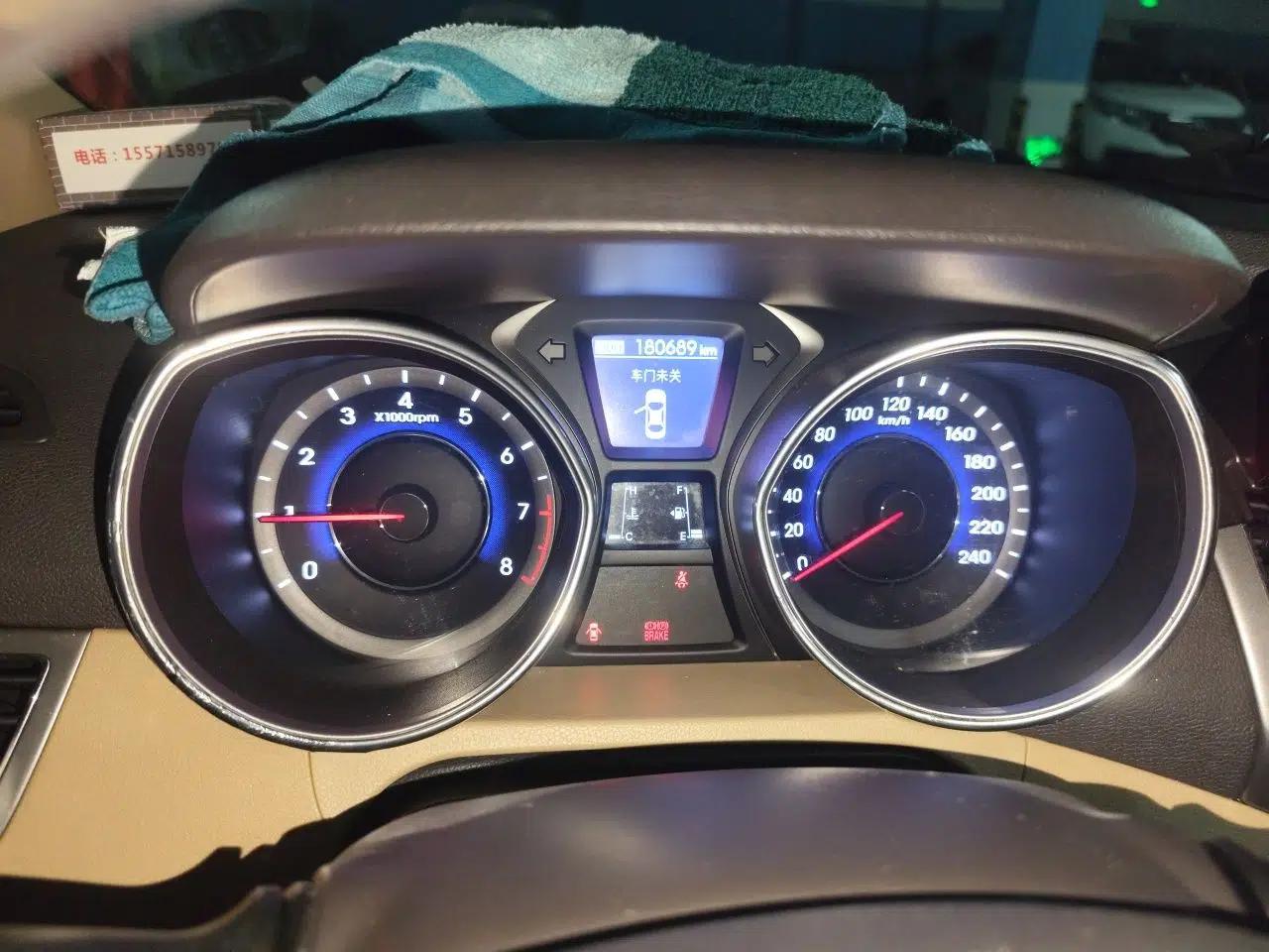 Hyundai Elantra (5th Generation / Langdong) 2012 1.8L Manual Luxury Version — миниатюра 11