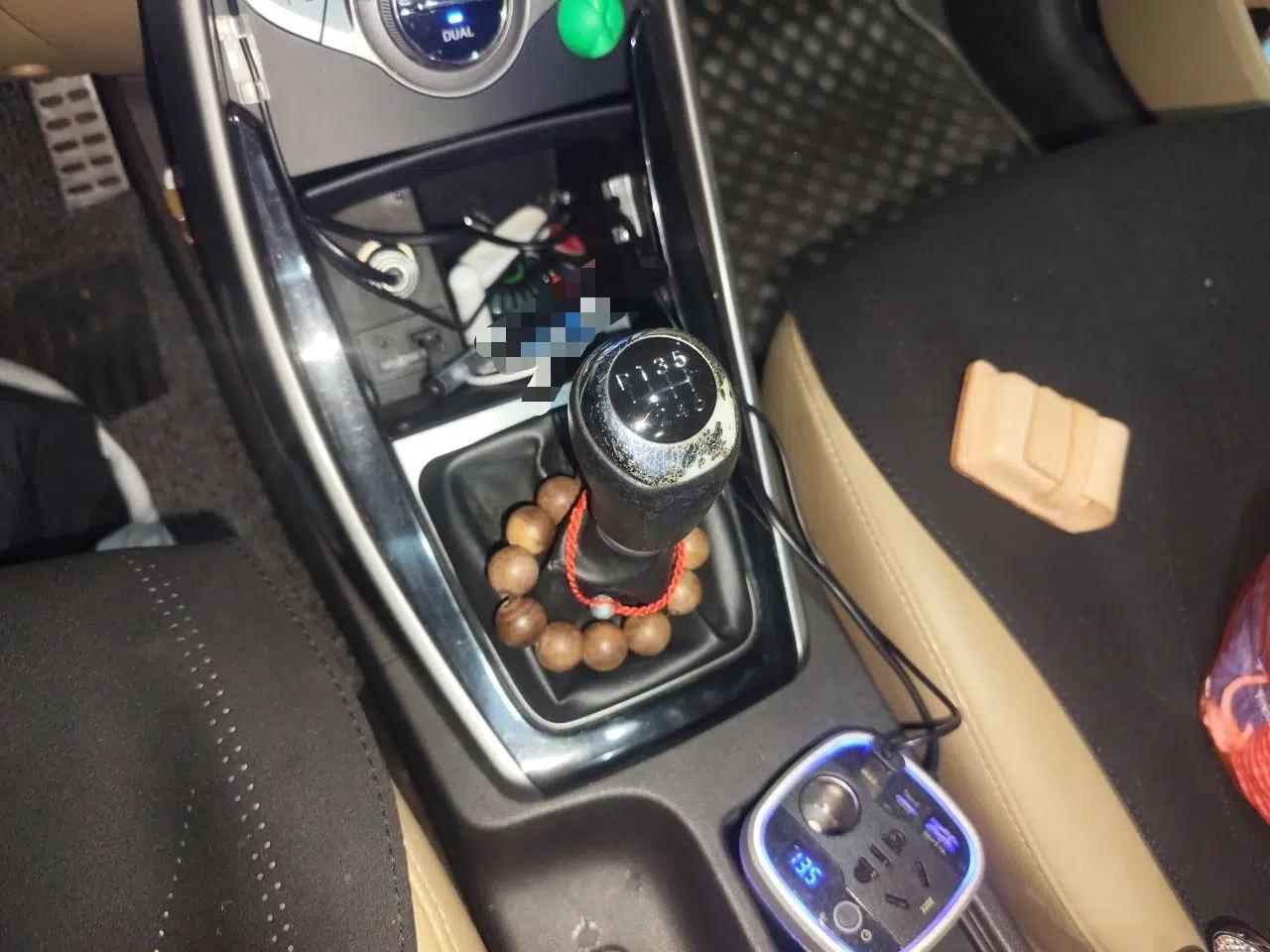 Hyundai Elantra (5th Generation / Langdong) 2012 1.8L Manual Luxury Version — миниатюра 14