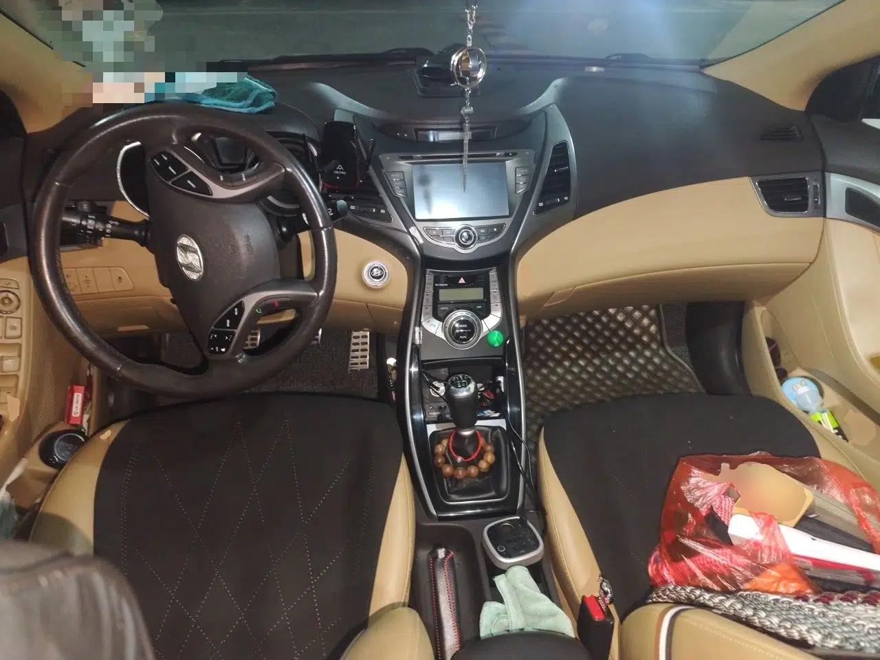 Hyundai Elantra (5th Generation / Langdong) 2012 1.8L Manual Luxury Version — миниатюра 9