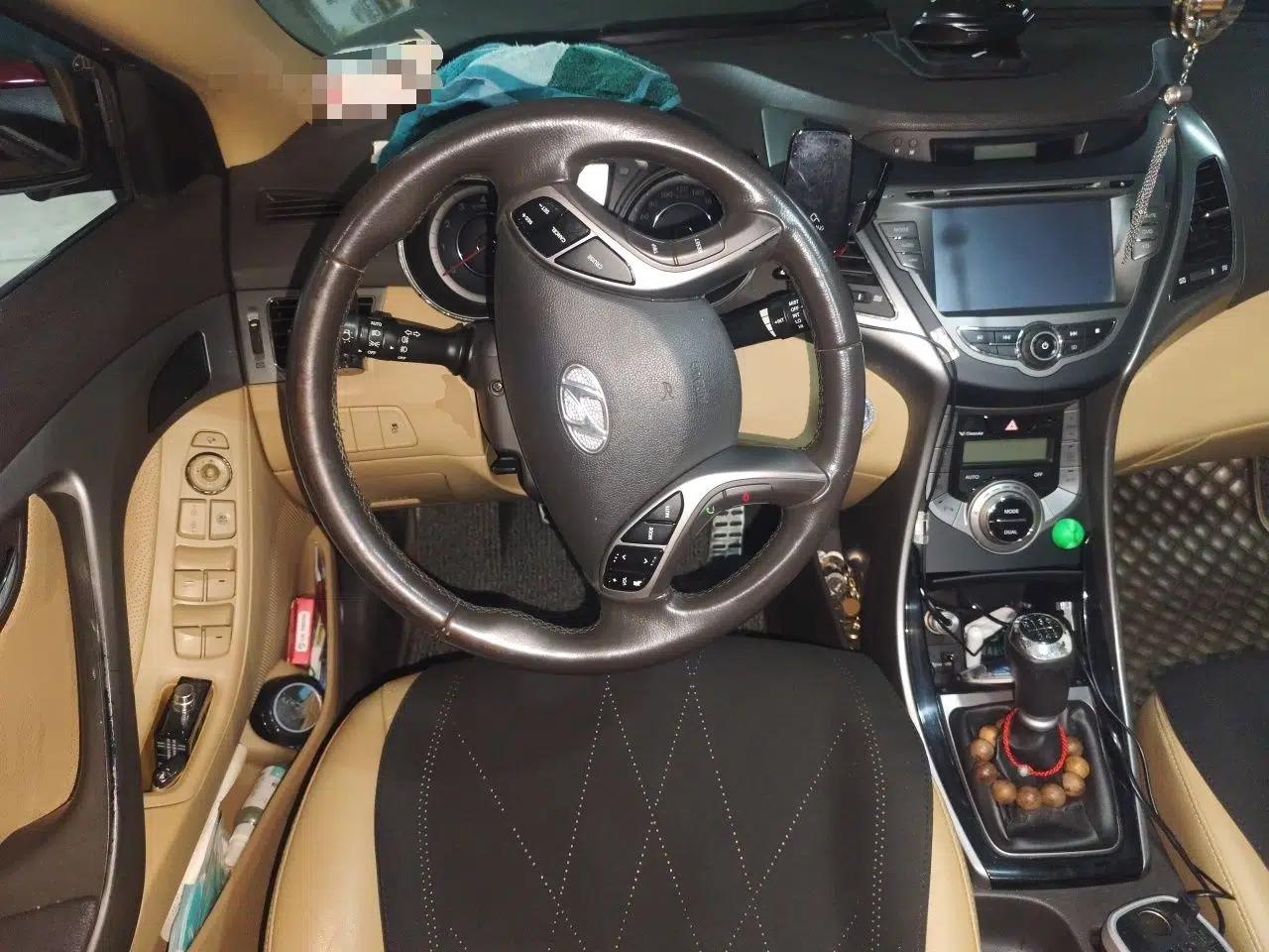 Hyundai Elantra (5th Generation / Langdong) 2012 1.8L Manual Luxury Version — миниатюра 10