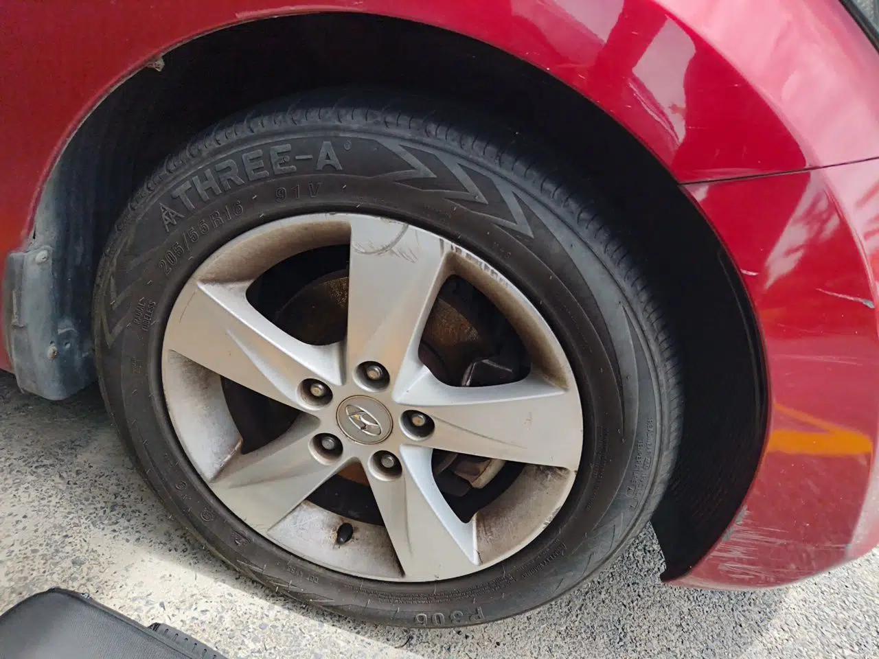 Hyundai Elantra (5th Generation / Langdong) 2012 1.6L Manual Leading Model — миниатюра 8