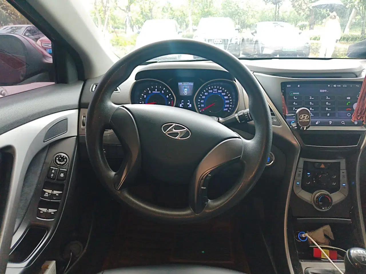 Hyundai Elantra (5th Generation / Langdong) 2012 1.6L Manual Leading Model — миниатюра 10