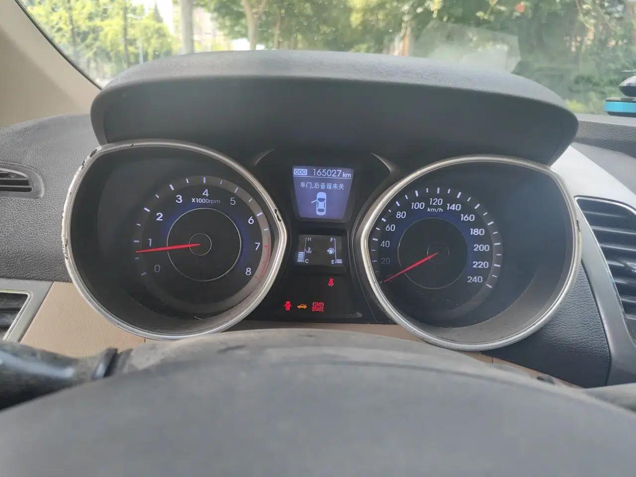 Hyundai Elantra (5th Generation / Langdong) 2012 1.6L Manual Leading Model — миниатюра 11