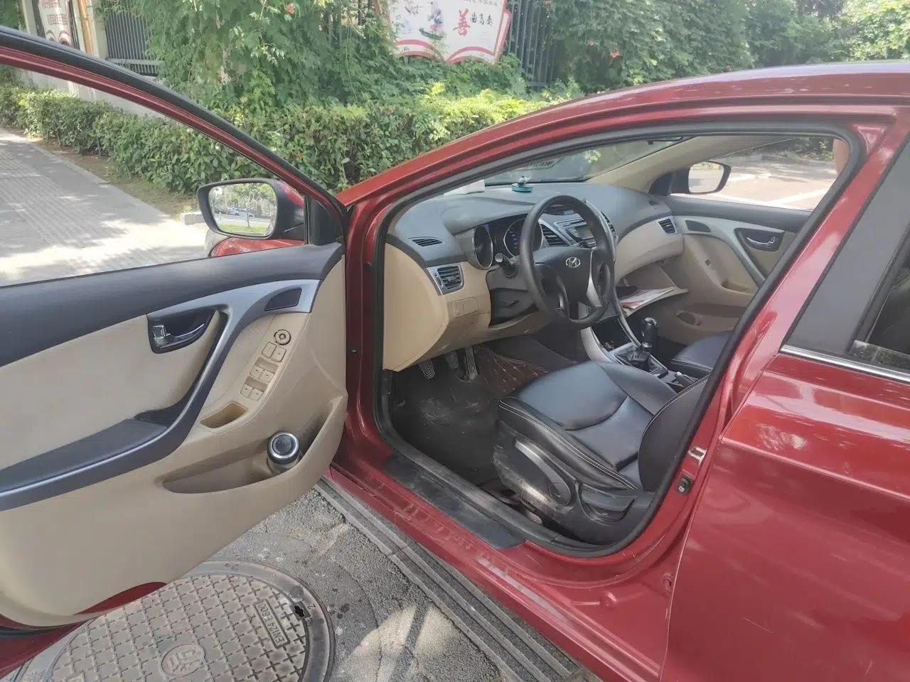 Hyundai Elantra (5th Generation / Langdong) 2012 1.6L Manual Leading Model — миниатюра 16