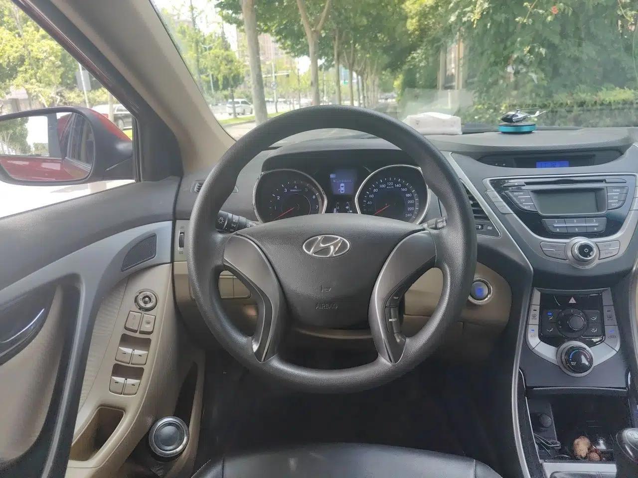 Hyundai Elantra (5th Generation / Langdong) 2012 1.6L Manual Leading Model — миниатюра 10