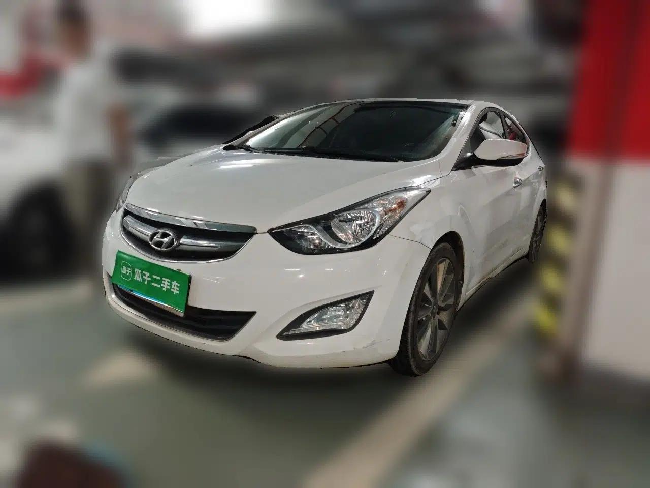 Hyundai Elantra (5th Generation / Langdong) 2015 1.6L Automatic Luxury Model — миниатюра 1