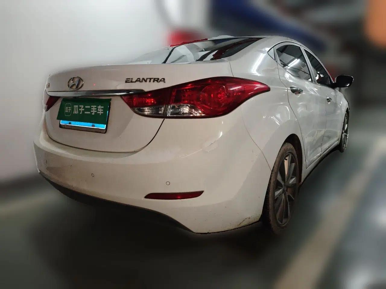 Hyundai Elantra (5th Generation / Langdong) 2015 1.6L Automatic Luxury Model — миниатюра 6