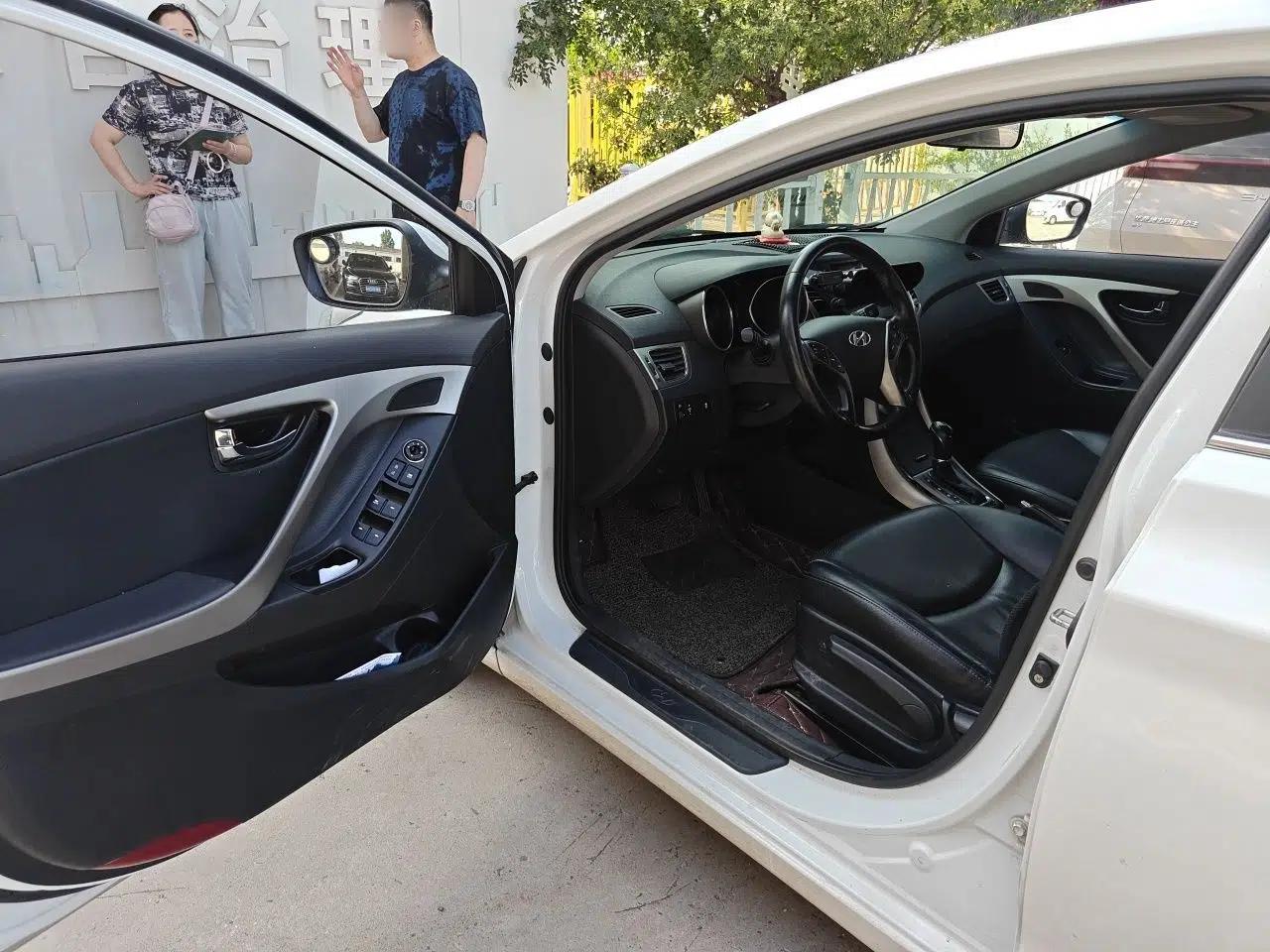 Hyundai Elantra (5th Generation / Langdong) 2013 1.6L Automatic Luxury Model — миниатюра 16