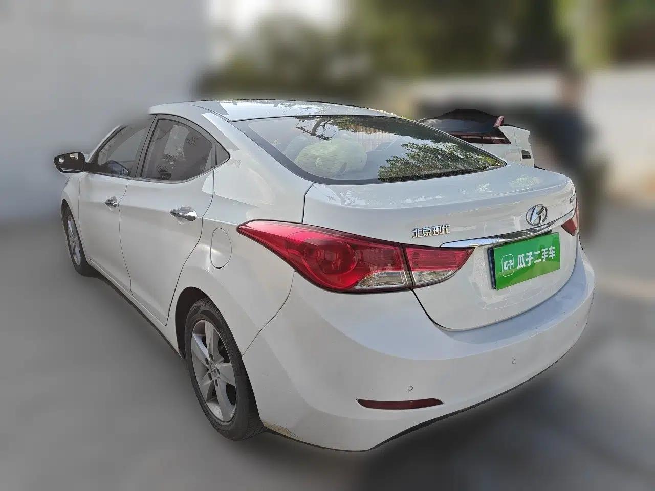 Hyundai Elantra (5th Generation / Langdong) 2013 1.6L Automatic Luxury Model — миниатюра 4