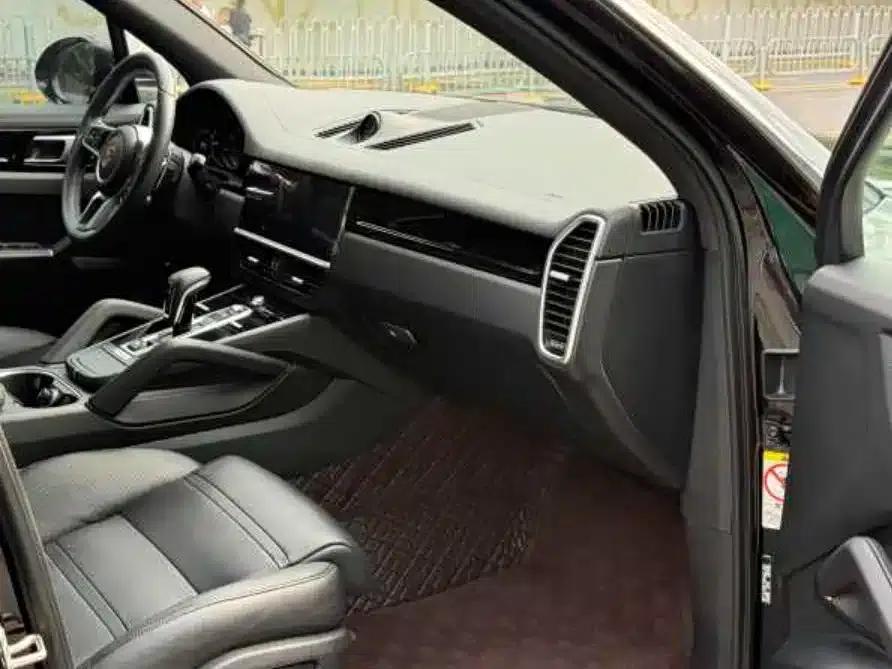 2019 Cayenne E-Hybrid 2.0T — миниатюра 12