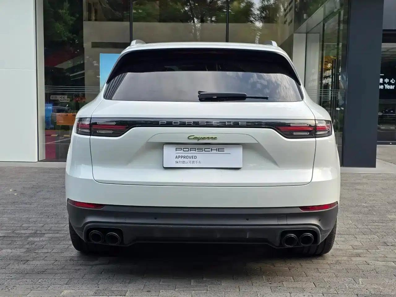 2023 Cayenne E-Hybrid 2.0T Platinum Edition — миниатюра 2