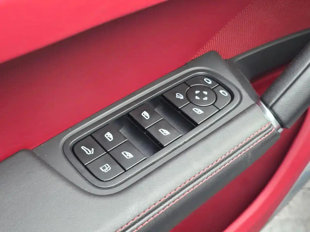 2023 Cayenne E-Hybrid 2.0T Platinum Edition — миниатюра 11