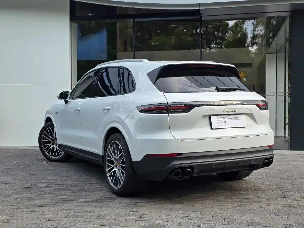 2023 Cayenne E-Hybrid 2.0T Platinum Edition — миниатюра 3