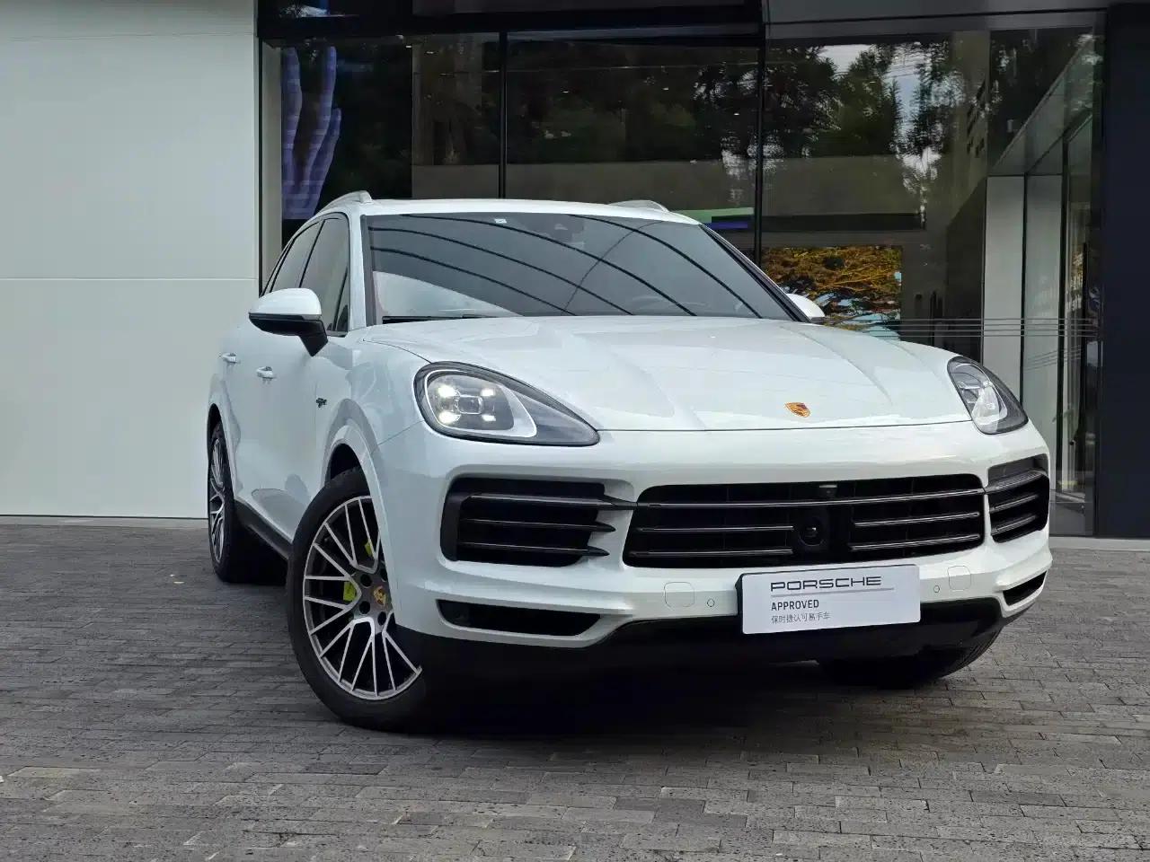 2023 Cayenne E-Hybrid 2.0T Platinum Edition — миниатюра 4