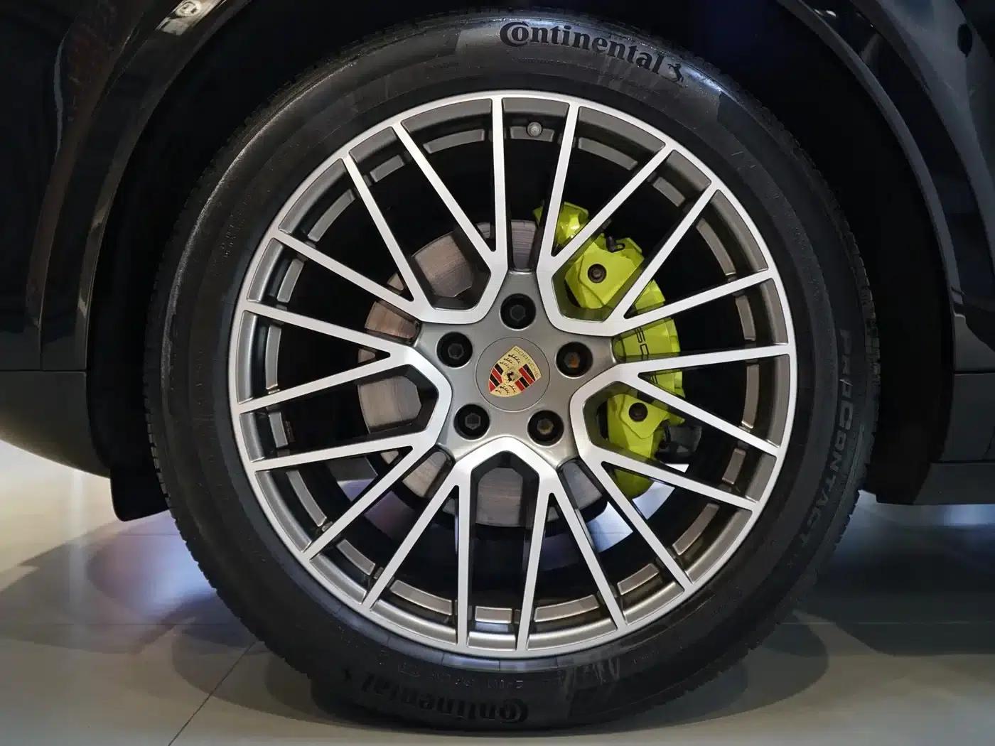 2023 Cayenne E-Hybrid 2.0T Platinum Edition — миниатюра 26