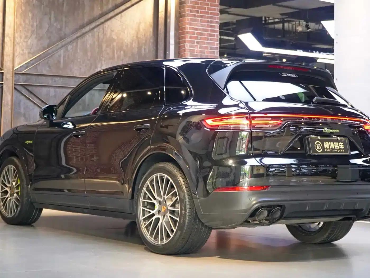 2023 Cayenne E-Hybrid 2.0T Platinum Edition — миниатюра 4